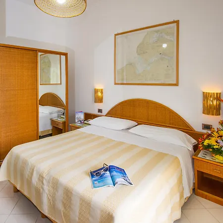Ecoresort Le Sirene - Caroli فندق غالّيبولي